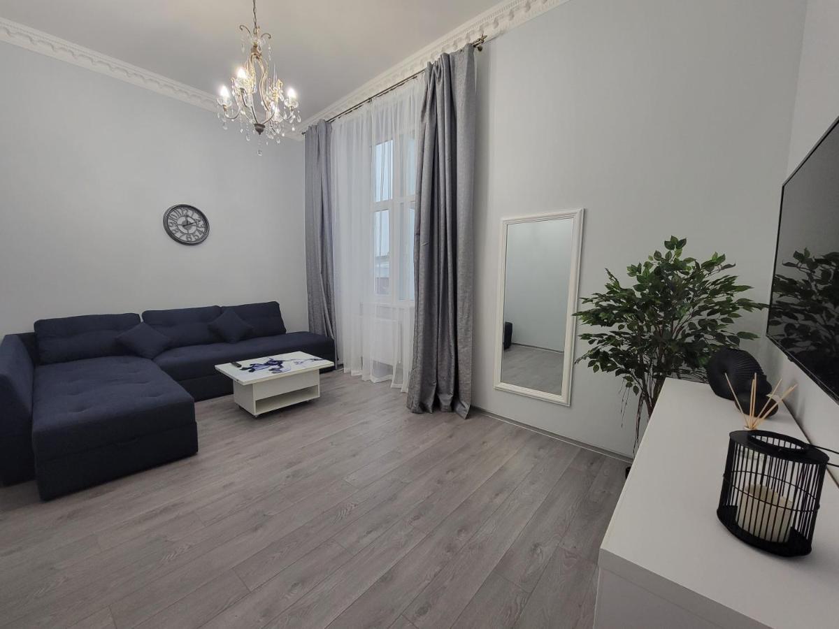 Warm & Cozy Apartment In The Heart Of Historical Lviv Exterior photo